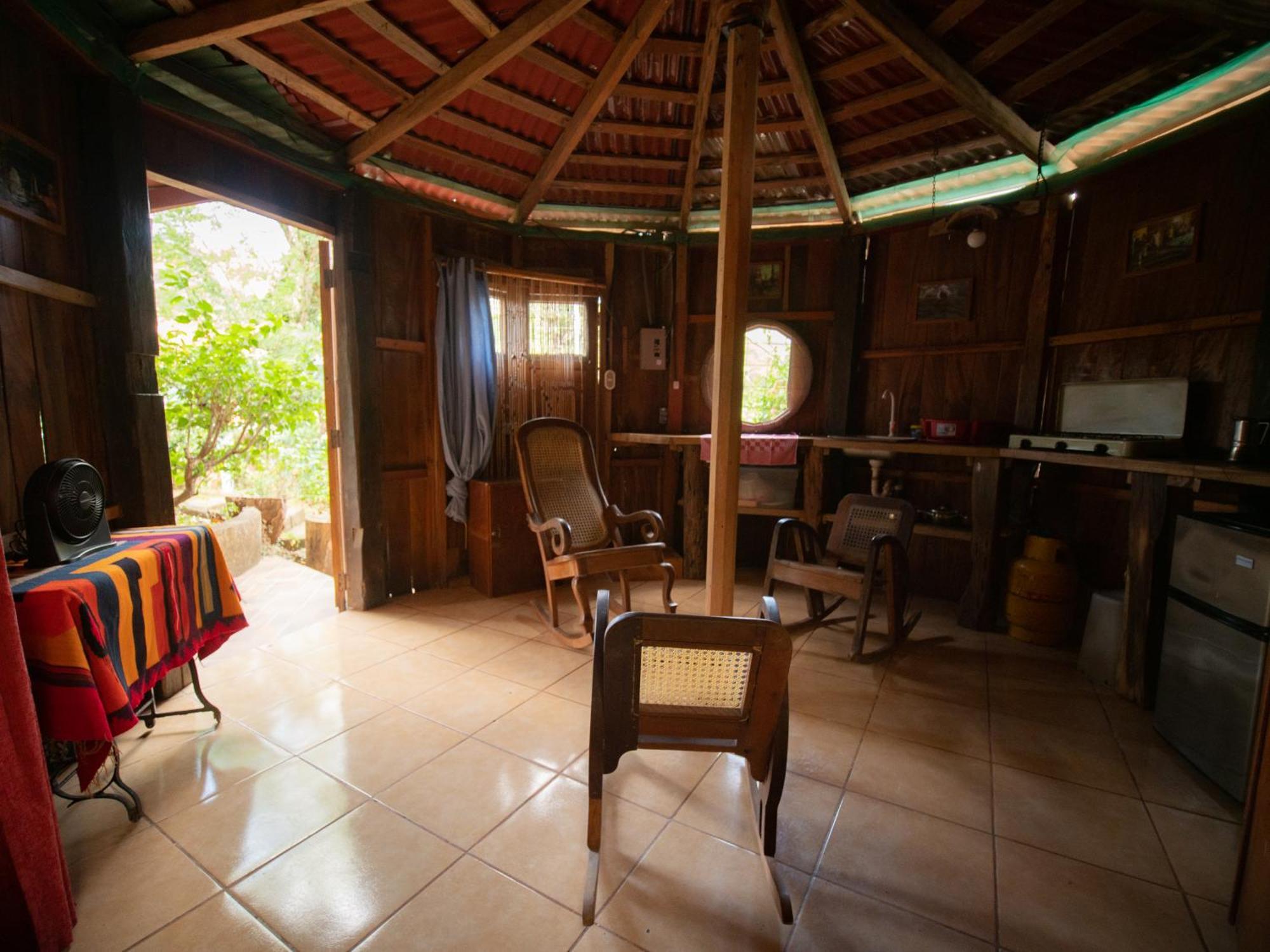 1 Bedroom Cabin, 3 Blocks From Beach And Center Of San Juan サン・フアン・デル・スル エクステリア 写真