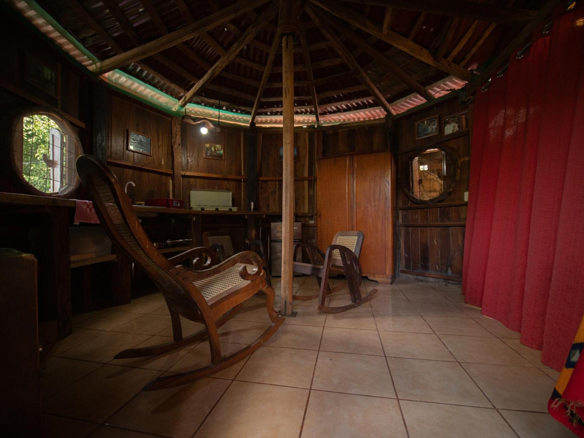 1 Bedroom Cabin, 3 Blocks From Beach And Center Of San Juan サン・フアン・デル・スル エクステリア 写真