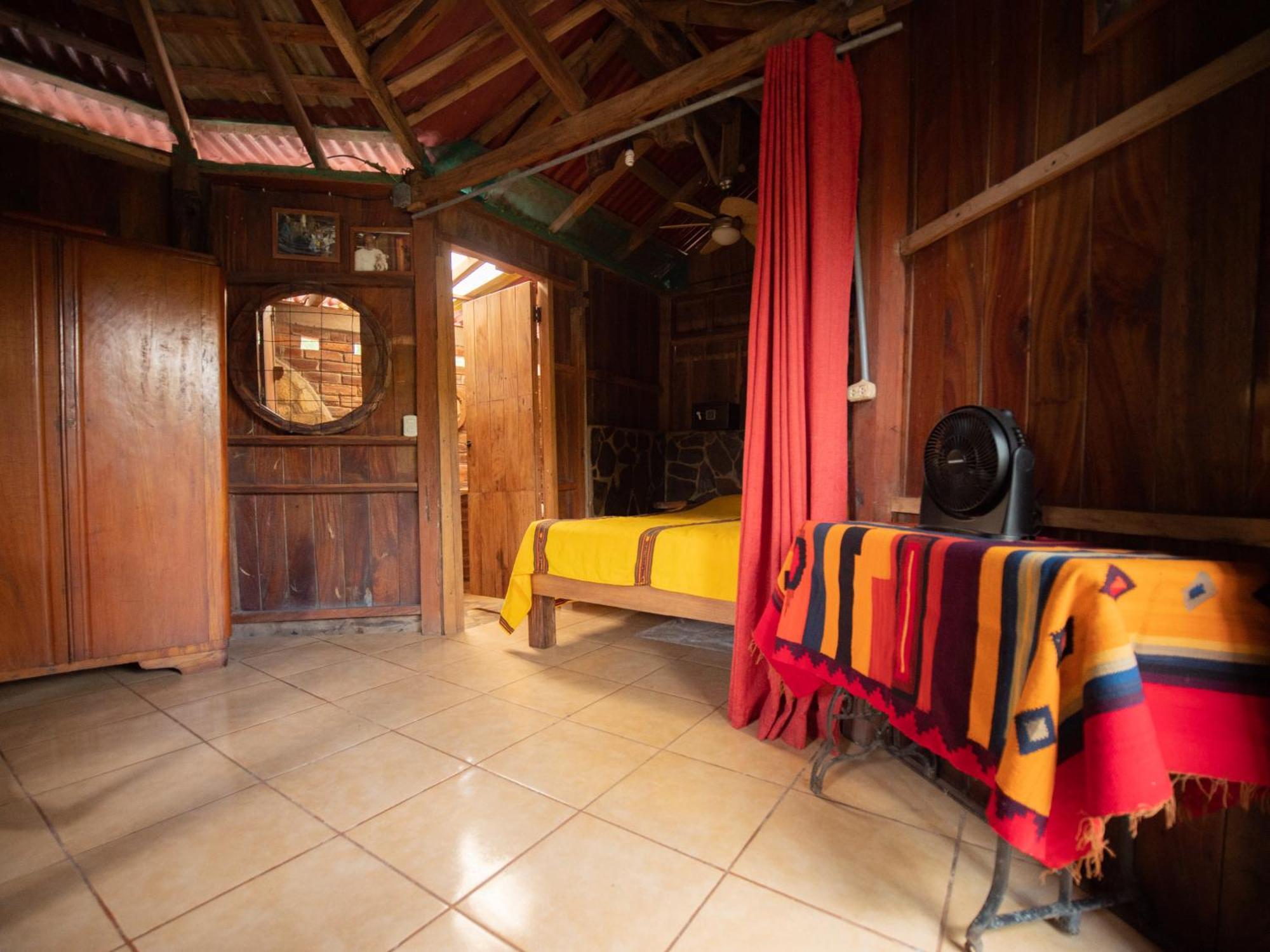 1 Bedroom Cabin, 3 Blocks From Beach And Center Of San Juan サン・フアン・デル・スル エクステリア 写真